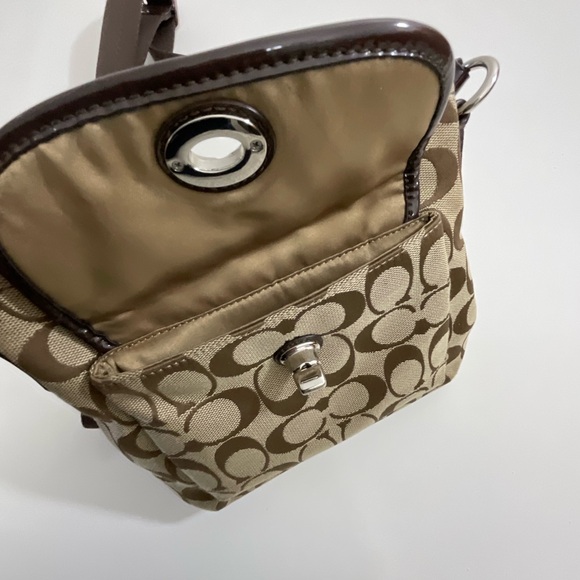 Coach Small Crossbody bag
In great condition - Picture 4 of 7